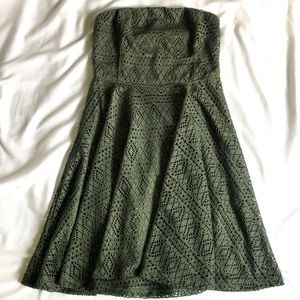‼️Donating 8/1‼️ EXPRESS Strapless Lace Dress